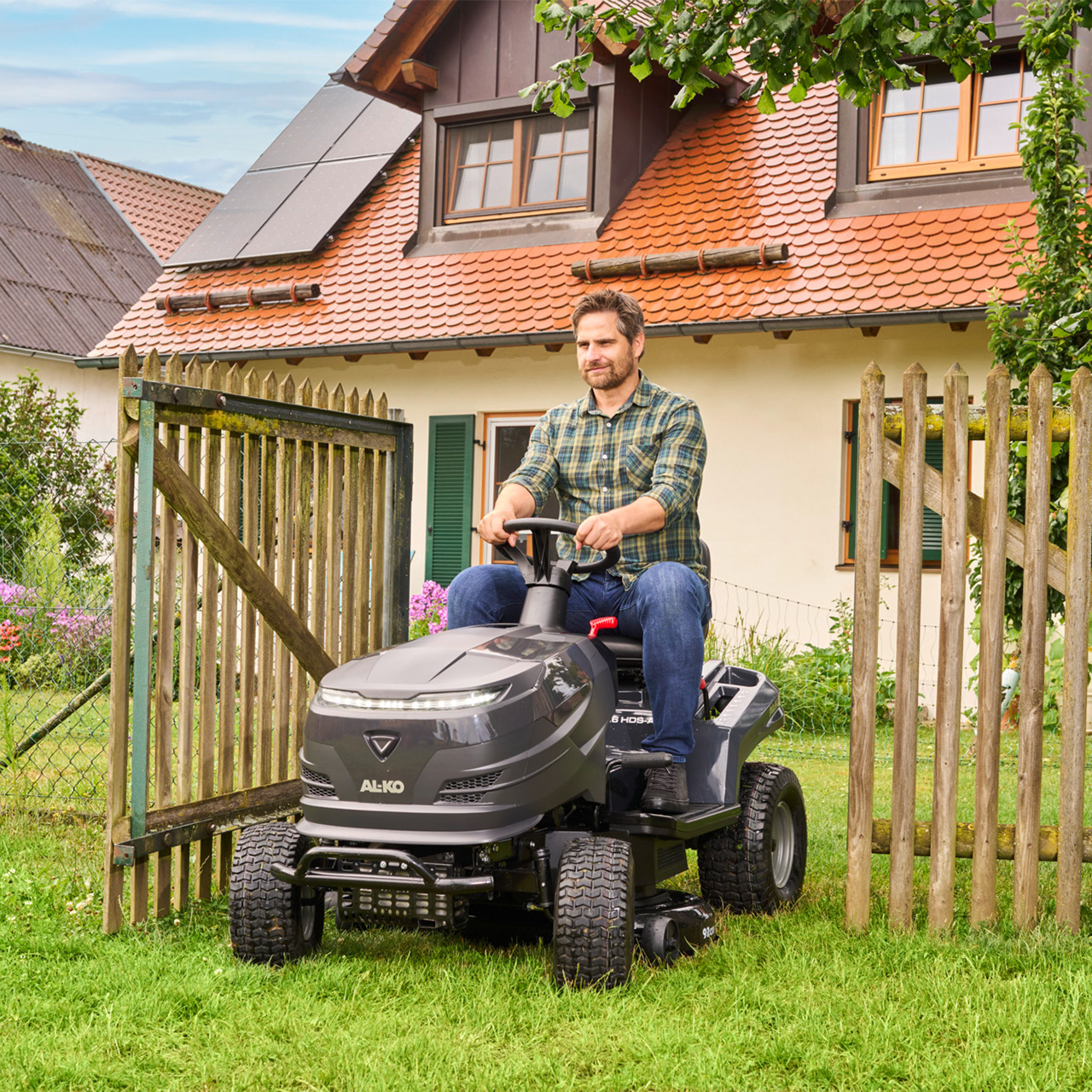 Benzin Traktor Comfort 14-92.6 Hds-A – Bild 7