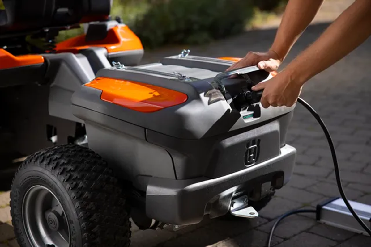 Husqvarna R 200iX Akku-Rider inkl. 94 cm Mähdeck – Bild 14