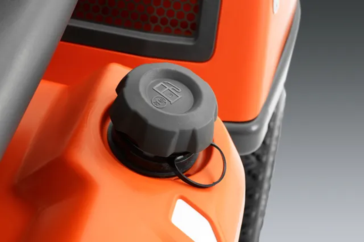 Husqvarna Frontmäher R 216Ts AWD mit 94 cm Mähdeck – Bild 8