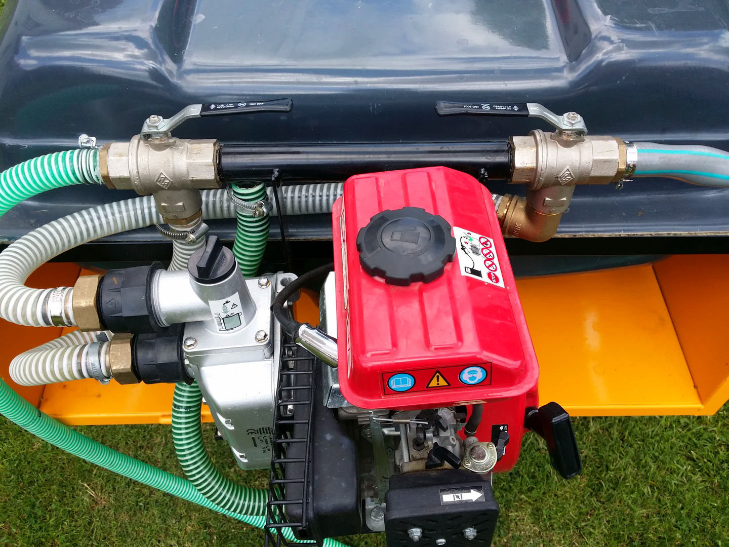Vares P300+ Tankwagenaufbau 300 Liter für HV/TR 220/350-7 Anhänger – Bild 6